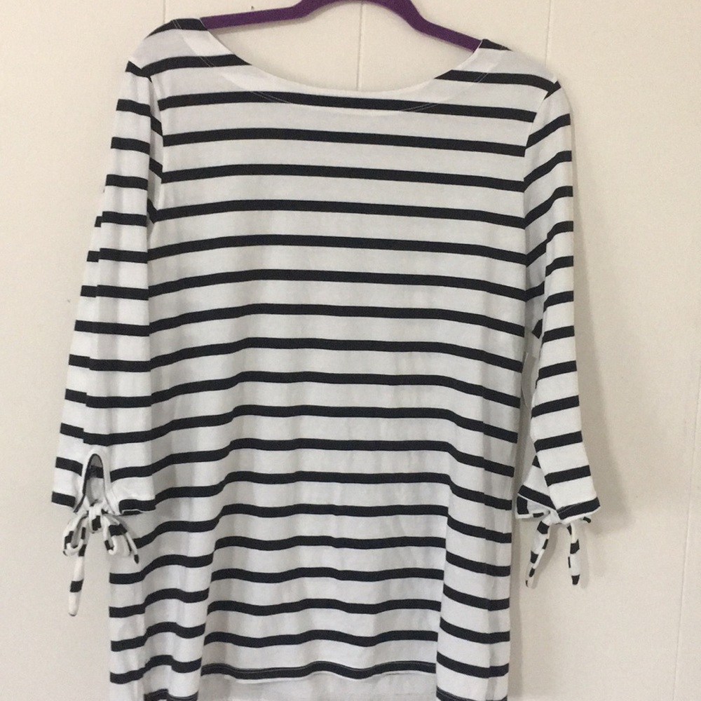 🦋$5 each for 2 or more🦋  White and black stripe